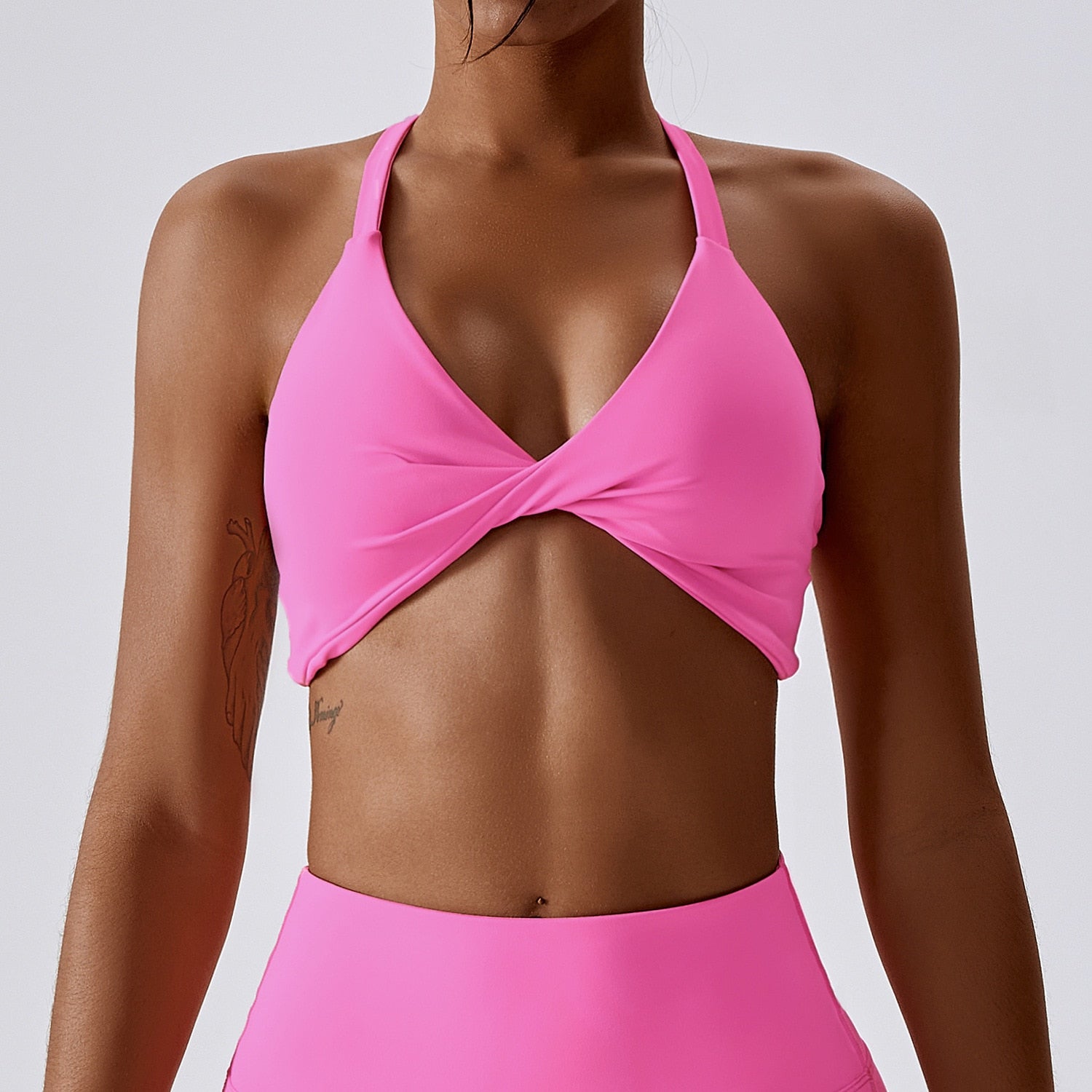 Candy Seamless Front Twist Sports Bra